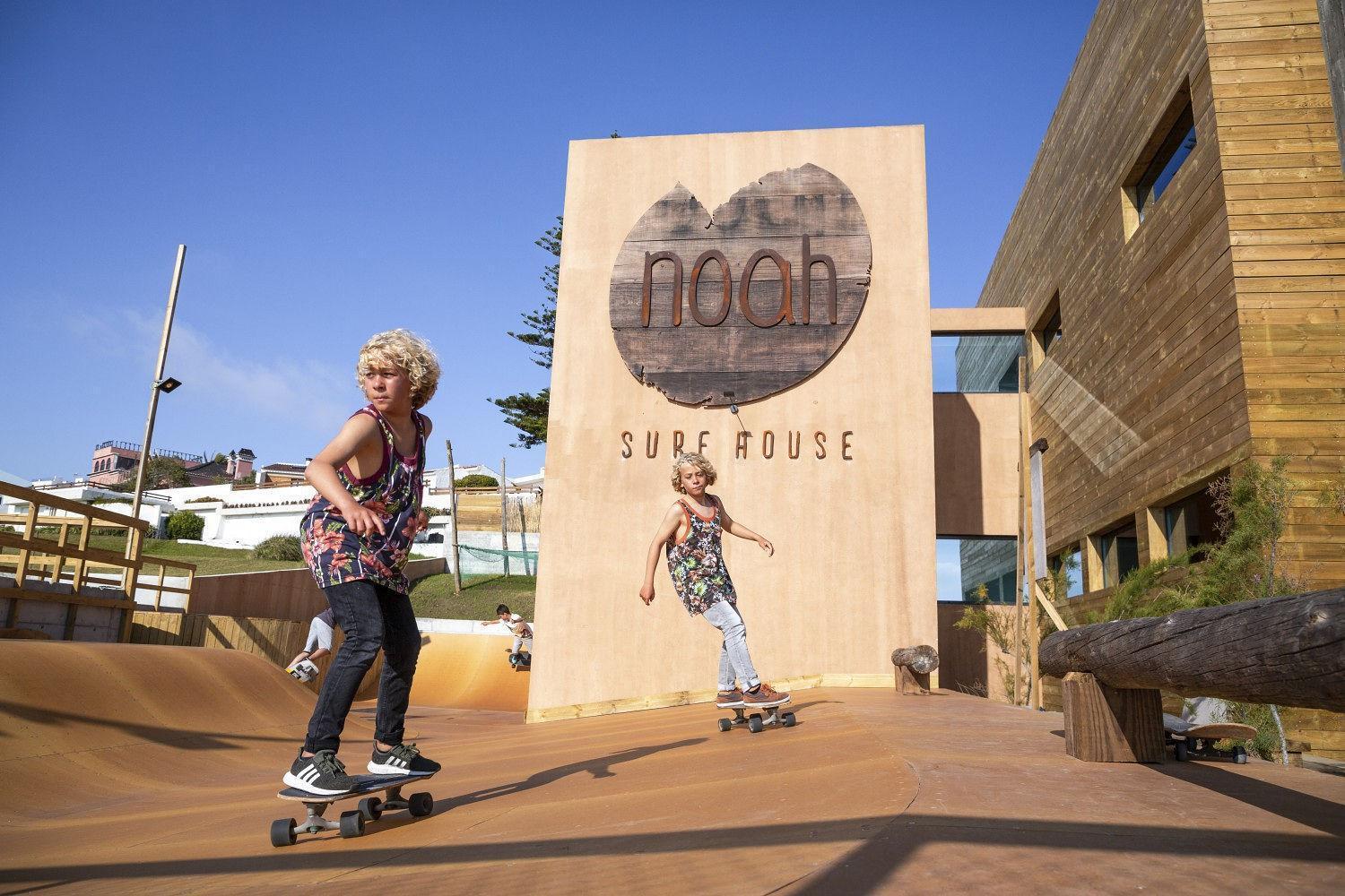 Noah Surf House Portugal Otel Santa Cruz  Dış mekan fotoğraf